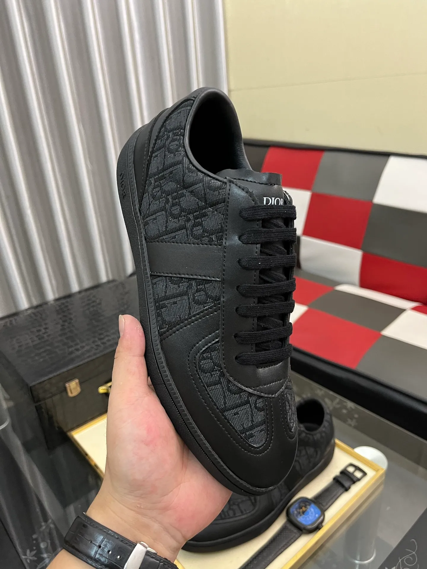 Men's shoes 💰380⌚️⌚️ 【Dior*DIAO】original quality.~ Unique modern style sneakers. 🏃A must-have casual shoe for trendy men😍😍 Original brand imported from Italy, imported original leather, sheep lining (refuses to discolor and grind feet) Sole: Original sole provided by the original factory, French lazy style design ⚠️Fit to the feet, original quality, super comfortable original sole. Code number: 38-445️⃣Colors available
